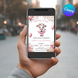 Peut inclure: Une invitation d'anniversaire rose et blanche avec une vache de dessin anim&eacute; portant un tutu rose et tenant une fleur rose. L'invitation indique "Holy Cow" et "Anna's 1st Birthday". La date est le 25 septembre &agrave; 13h00. Le lieu est Anna's House, 123 Teddy St Tampa, FL 077645. RSVP &agrave; Sarah-01234567890.