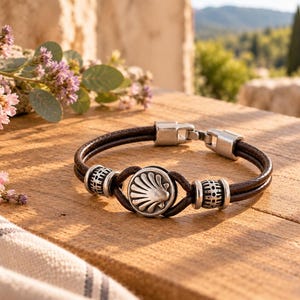 Bracelet Camino de Santiago : coquille Saint-Jacques en argent, bijoux de pèlerin en cuir