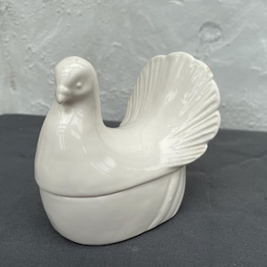 Vintage ceramic Dove on nest trinket box