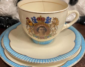 Clarice Cliff - Queen Elizabeth II Coronation Trio - Etsy