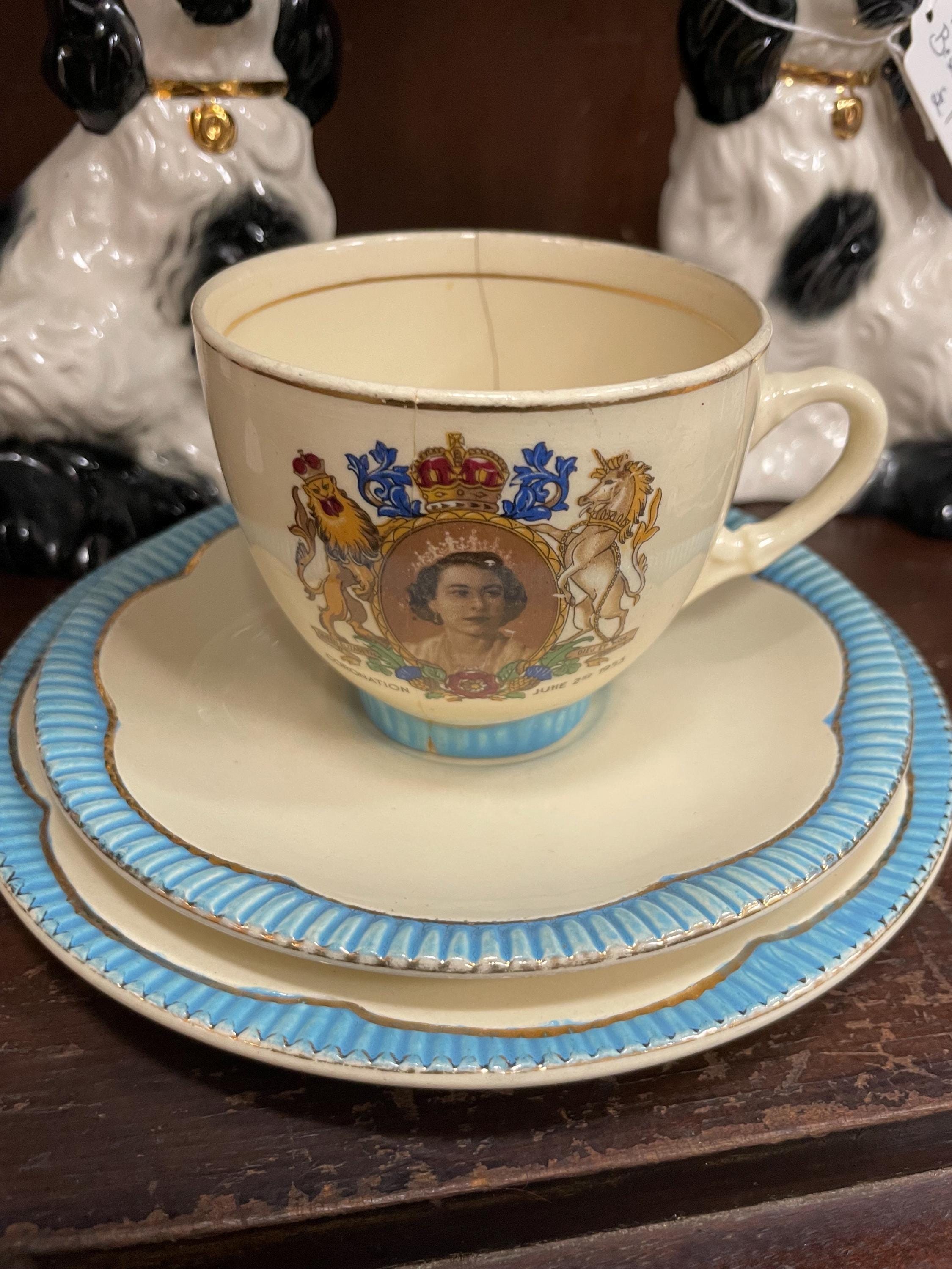 Clarice Cliff - Queen Elizabeth II Coronation Trio - Etsy