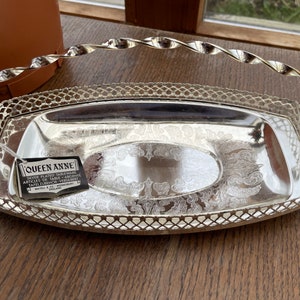 Queen Anne silver plated 40cm swing handled galleries sandwich tray