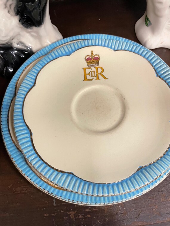 Clarice Cliff - Queen Elizabeth II Coronation Trio - Etsy