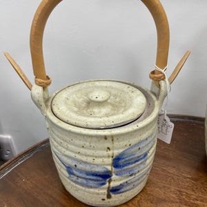 ウェールズの陶芸工房ブレンダン・マウンド