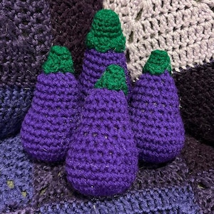 Crochet Eggplant/ Crochet play food/ Eggplant Amigurumi/ Play food amigurumi/ Crochet Toys/ Amigurumi Toys/ Children&#39;s play food/