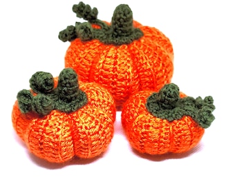 Hand-Knitted Farmhouse Pumpkin Set: Cozy Fall Table Decor