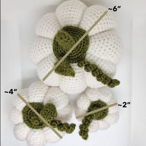 Hand-Knitted Farmhouse Pumpkin Set: Cozy Fall Table Decor
