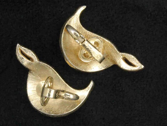 Trifari Twisted Leaf Goldtone Earrings - image 2