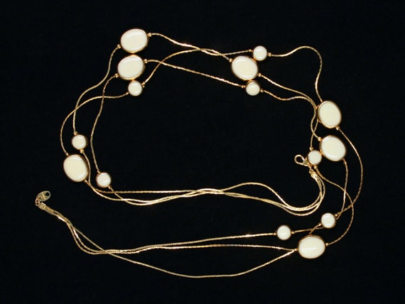 Avon 'Tailored Classic' White Necklace - image 2