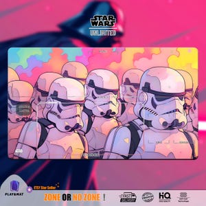 Peut inclure: Un tapis de jeu rectangulaire avec une illustration de Stormtroopers de Star Wars. Le design comprend le texte "STAR WARS UNLIMITED" et "ZONE OR NO ZONE!". L'arrière-plan présente des teintes roses, jaunes et violettes.