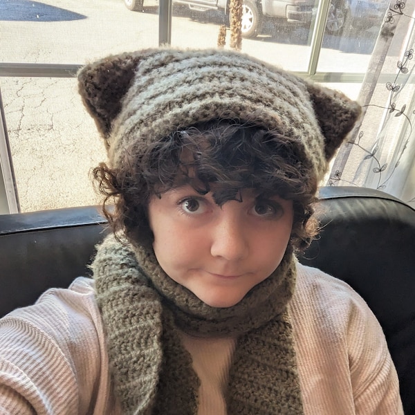 Customizable Crocheted Kitty Scarf