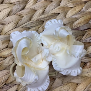 Ivory Double Ruffle Hairbow/ Twisted Boutique Bow