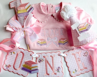 Erstes Kapitel Geburtstag Bundle, ersten Geburtstag Mädchen Outfit, Buch Thema ONE Banner, personalisierte Geburtstag Set, Storybook Party Dekor