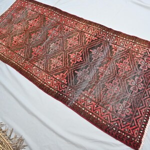 2&#39;7&quot;x6&#39;4&quot; ft Vintage Oriental Rug