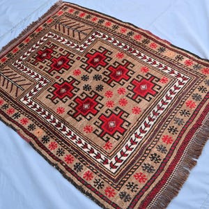 2&#39;8&quot;x3&#39;9&quot; ft Vintage Oriental Rug