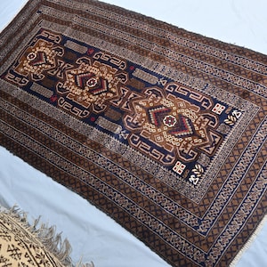 3&#39;7&quot;x6&#39;4&quot; ft Vintage Oriental Rug