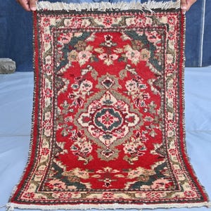 2&#39;x3&#39; ft Vintage Oriental Rug