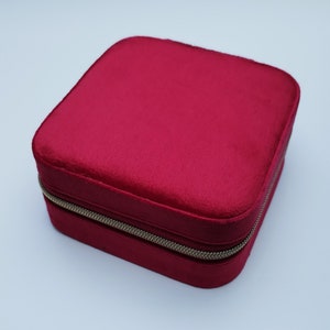 Velvet jewelry box with name personalized gift eckig Cherry Red