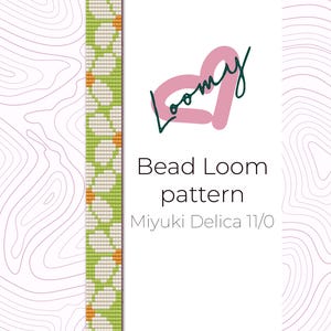 Puede incluir: Un patrón de telar de cuentas para un brazalete blanco y verde con acentos naranjas. El patrón es para usar con cuentas Miyuki Delica 11/0. La imagen incluye el texto "Bead Loom pattern" y "Miyuki Delica 11/0".
