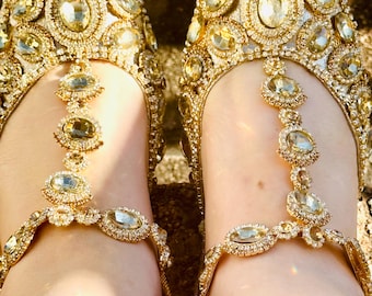 Jutti, Punjabi Jutti, Bridal shoes, wedding shoes, Mojari, rhinestone Khussa, Indian Shoes, Pakistani shoes, women&#39;s slip on, flat loafers.