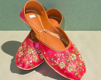 Sapatos Jutti de couro artesanais: Khussa Mojari indianos adornados, sapatos de casamento, sapatos de noiva, Jutti Punjabi, sapatos paquistaneses
