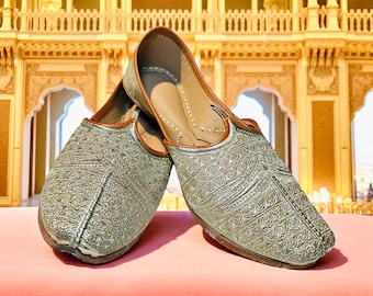 Jutti, Men’s Punjabi Jutti, groom shoes, wedding shoes, Mojari, Khussas, Khussa, zari tilla work, Indian Shoes, Pakistani shoes, loafers.