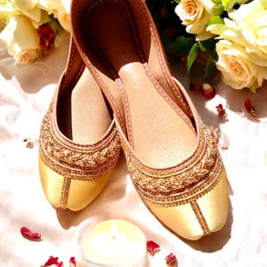 Jutti, Punjabi Jutti, indiska skor, Khussas, brudskor, bröllopsskor, loafers, pakistanska skor, slip-on platta skor, khussey, mojari.