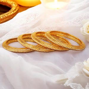 Armreifen, Armbänder, Brautarmreife, Goldarmreife, Mikrovergoldete indische Armreifen.