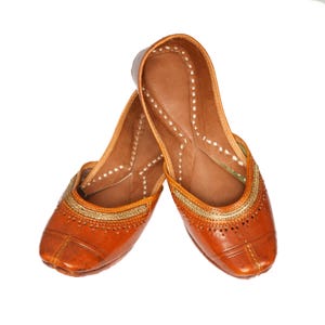 Jutti, 3 designs Punjabi Jutti, Black shoes, Mojari, Khussas, Khussa, Indian Shoes, Pakistani shoes, women&#39;s slip on, flat loafers.