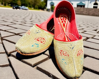 Jutti, Men’s Punjabi Jutti, groom shoes, wedding shoes, Mojari, Khussas, Khussa, zari tilla work, Indian Shoes, Pakistani shoes, loafers.