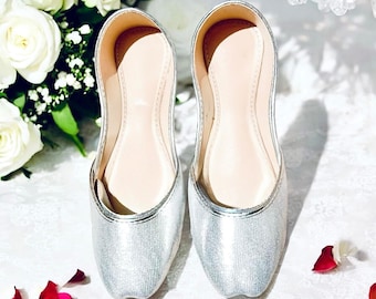 Jutti, 2 colori, Punjabi Jutti, scarpe indiane, Khussas, scarpe da sposa, scarpe da matrimonio, scarpe pakistane, scarpe basse slip-on, mojari.