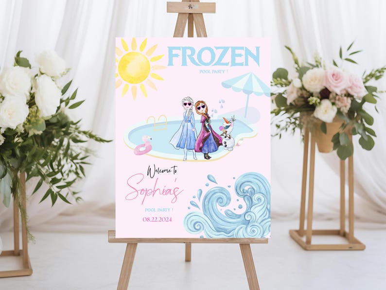 Pu&ograve; includere: Un cartello rosa per una festa in piscina con la scritta "FROZEN" in azzurro. Il cartello presenta illustrazioni di Elsa e Anna, una piscina, un sole e onde d'acqua. Il cartello recita "Benvenuti alla festa in piscina di Sophia! 08.22.2024".