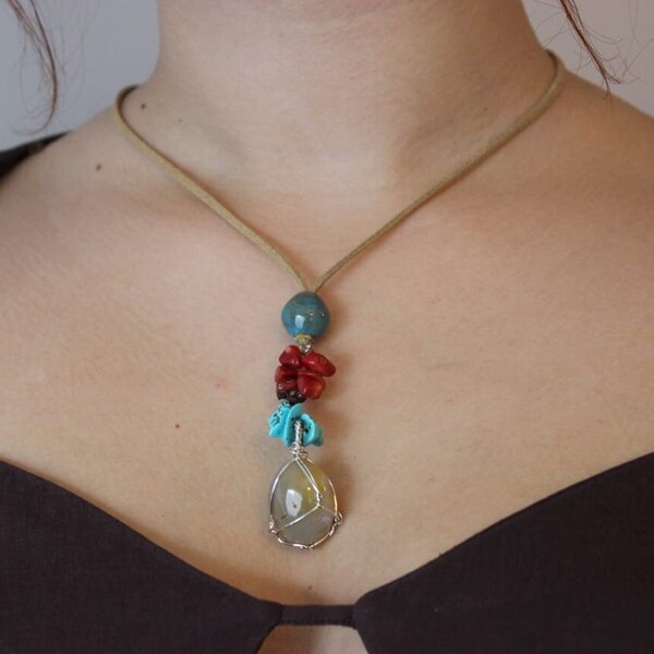 Collier en pierre naturelle, pendentif en argile avec pierre précieuse Bijoux faits main, cristaux, perles Boho, cristal de quartz terreux semi-précieux, guérison unique