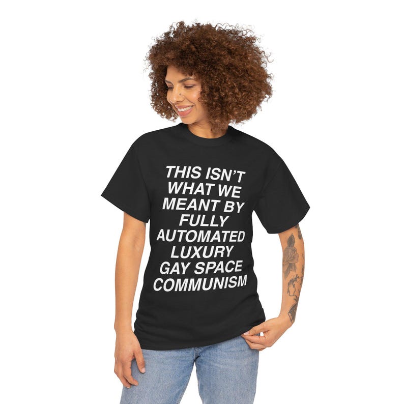 T-shirt gay de luxe communisme spatial, parodie du tourisme spatial anti-milliardaire, fierté LGBT, gauchiste, t-shirt Doomcore drôle, socialiste drôle image 6