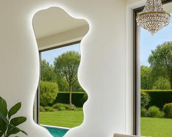 Onregelmatige led-spiegel, moderne houten lijst