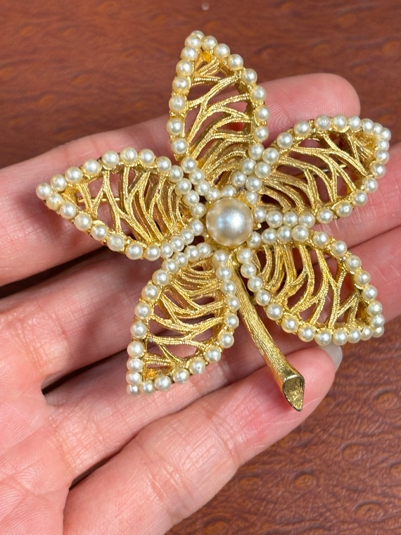 BSK flower brooch with pearl - image 2