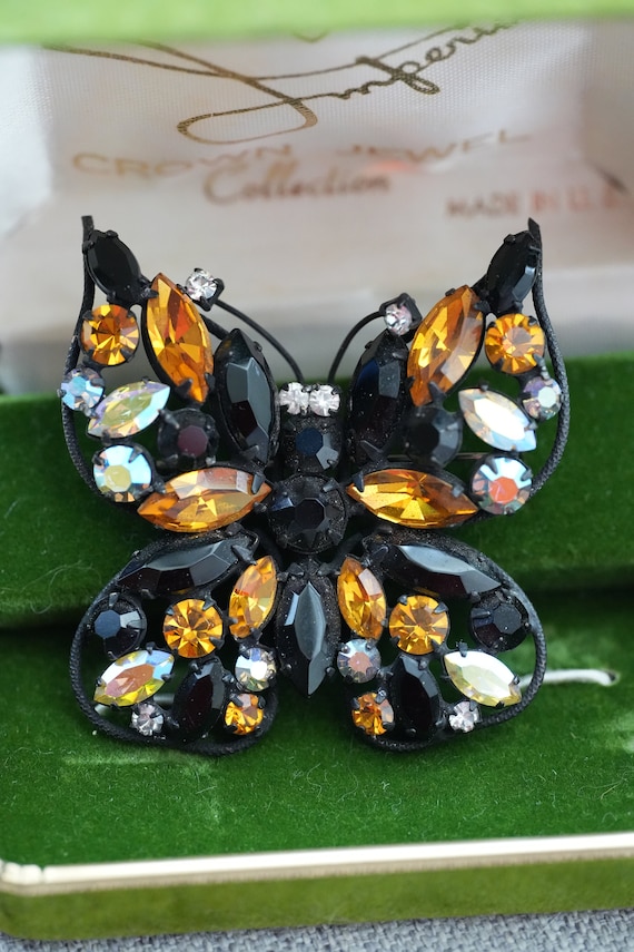 Unsigned regency butterfly rhinstone brooch