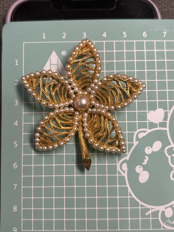 BSK flower brooch with pearl - image 6