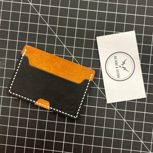 Cartera minimalista de cuero con 3 bolsillos