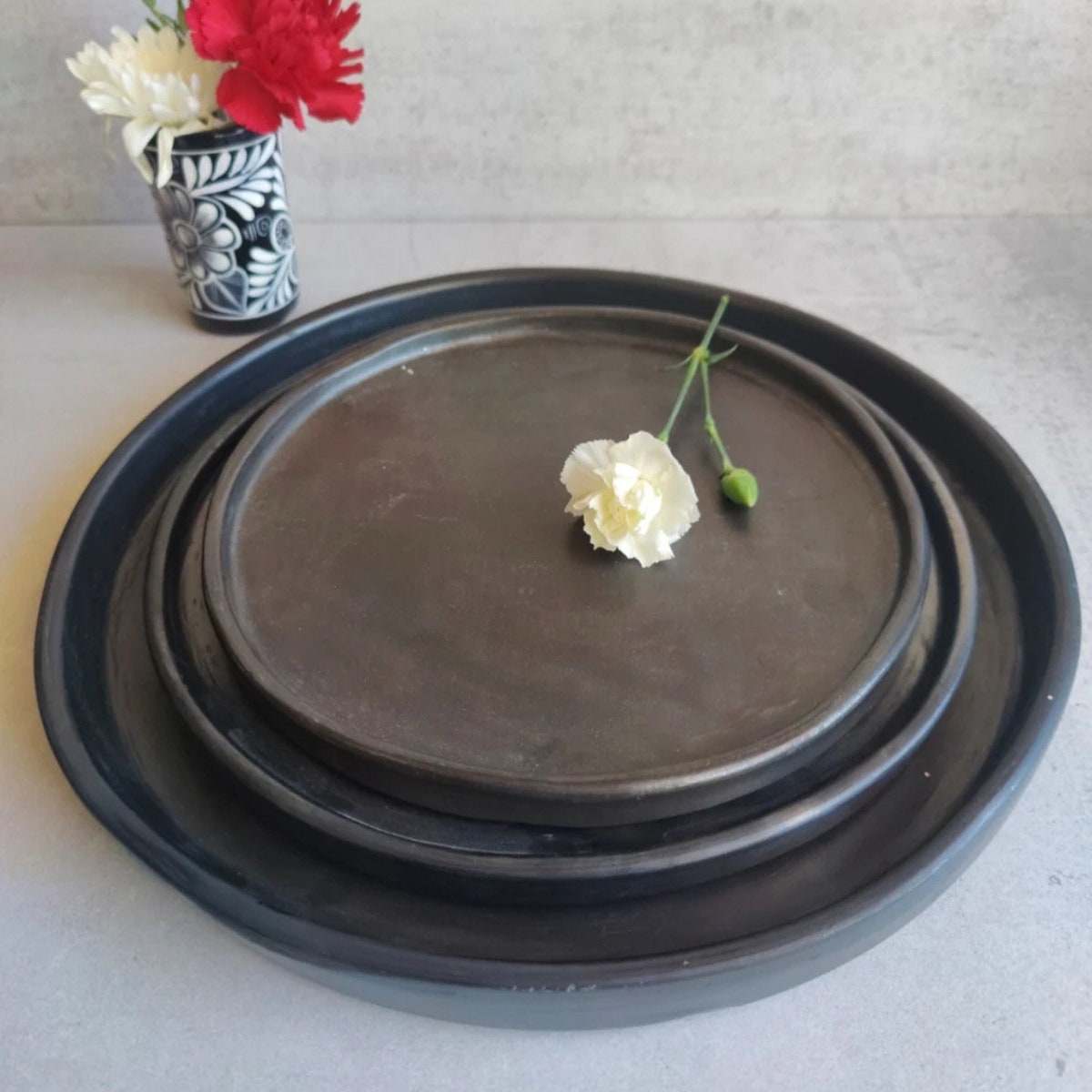 Elegant Barro Negro Dessert Plates – 8.5 inches