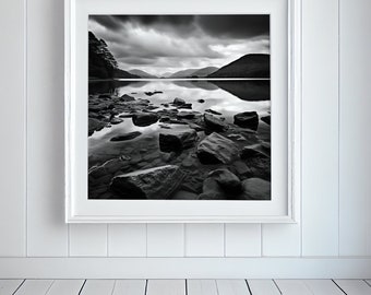 Coniston Water Lake District, impression d'art paysage noir et blanc de Coniston Water dans le parc national du Lake District