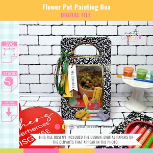 Könnte beinhalten: Eine schwarz-weiß-Kompositionsnotizbuch-Box mit Griff, die eine kleine Topf-Sukkulente enthält. Die Box ist mit schulischen Verzierungen dekoriert, darunter ein Bleistift, ein Apfel und eine Farbpalette. Der Text auf der Box lautet "Flower Pot Painting Box DIGITAL FILE".