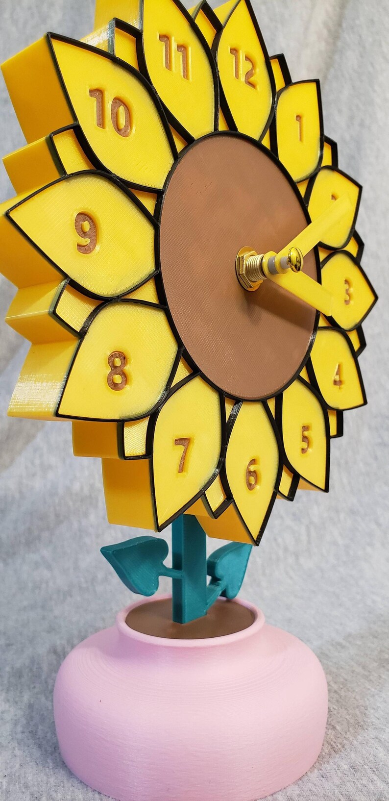3D Printed Sunflower Clock: Wall or Desk Decor, Customizable - Etsy