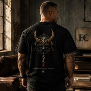 Samuraihelm T-shirt | Japans krijgersshirt | Comfort Colors 1717 | Kleding geverfd | Relaxte pasvorm