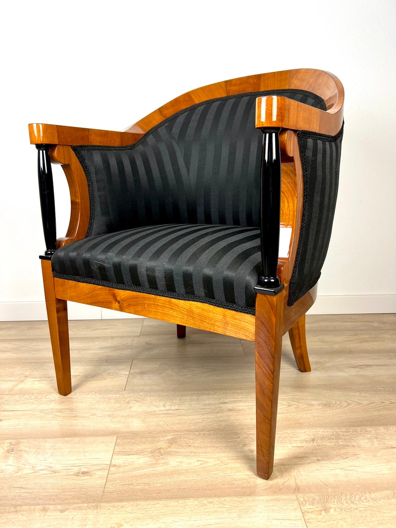 Fauteuil Bergère élégant avec colonnes noires Chaise Biedermeier de Retroles Fabricant de meubles anciens sur mesure image 4