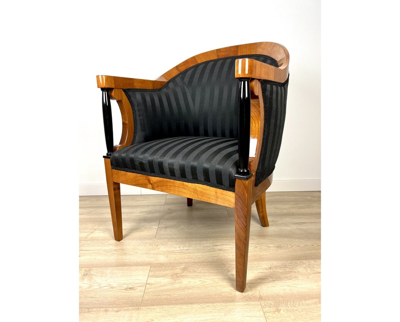 Fauteuil Bergère élégant avec colonnes noires Chaise Biedermeier de Retroles Fabricant de meubles anciens sur mesure image 1