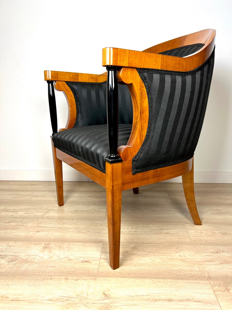 Fauteuil Bergère élégant avec colonnes noires Chaise Biedermeier de Retroles Fabricant de meubles anciens sur mesure image 6