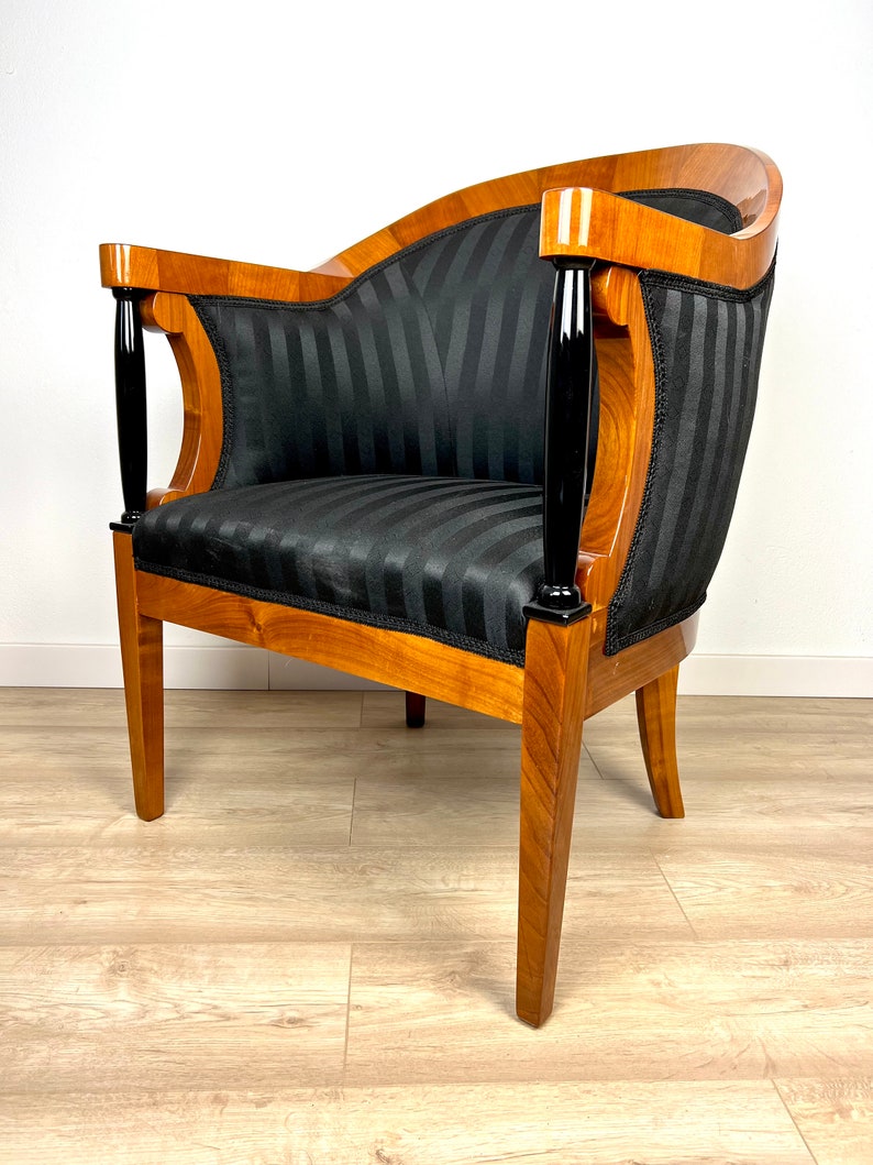 Fauteuil Bergère élégant avec colonnes noires Chaise Biedermeier de Retroles Fabricant de meubles anciens sur mesure image 2