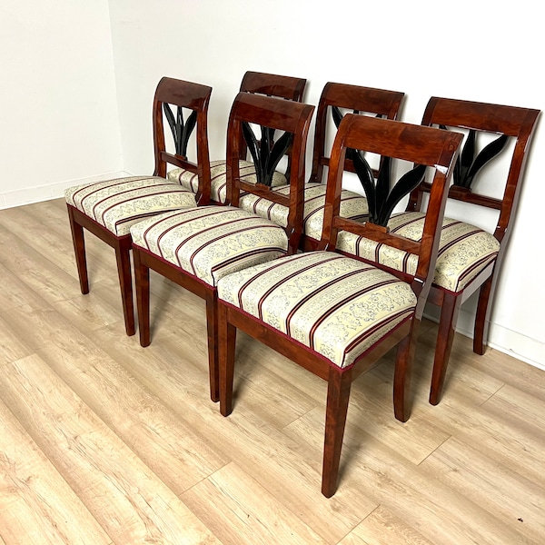 Ensemble de 6 chaises de style Biedermeier de couleur acajou