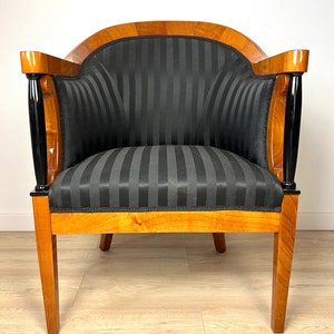 Fauteuil Bergère élégant avec colonnes noires Chaise Biedermeier de Retroles Fabricant de meubles anciens sur mesure image 3